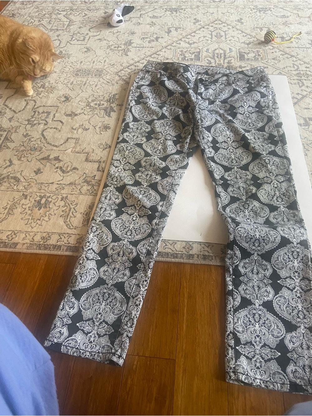 Women's Black Floral Medallion Skinny Jeans